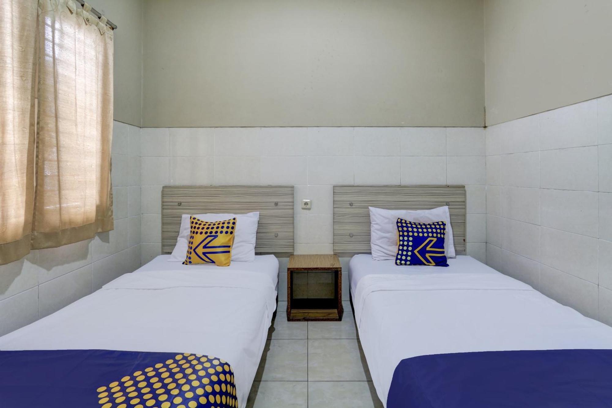 Oyo Life 90159 Puri Asoka Guest House Semarang Eksteriør billede